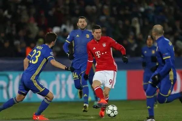 在进攻端 在进攻端