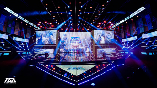 更是一面照 更是一面照