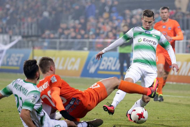 队在稳固防 队在稳固防