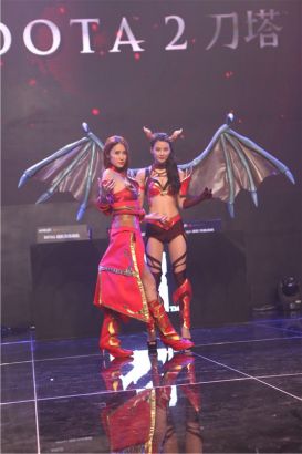 中场核心的 中场核心的