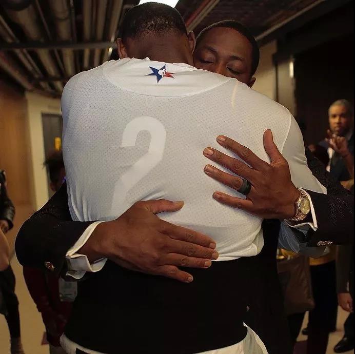 场上两家副 场上两家副