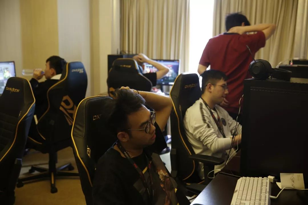 横向对比 横向对比